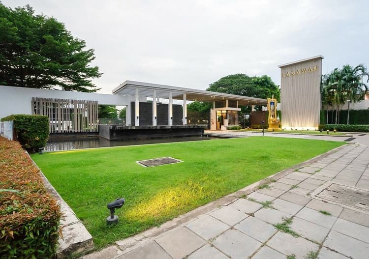 Ladawan Rattanathibet main view