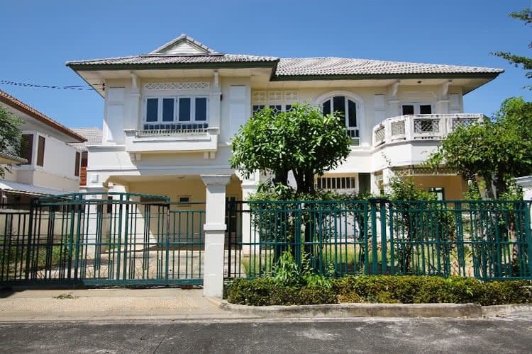 Maneeya Masterpiece Rattanathibet main view