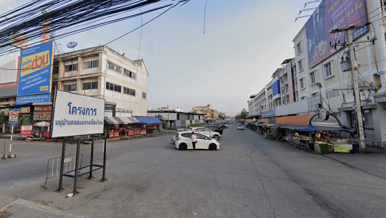 Khlong Luang Muang Mai main view