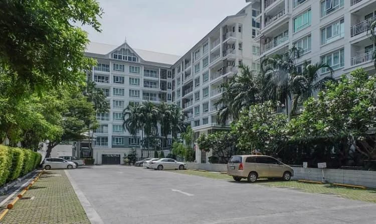 The Bangkok Sathorn-Taksin main view