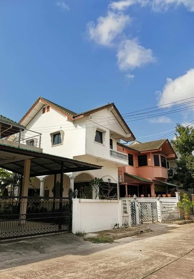 Phloenjai 2 main view