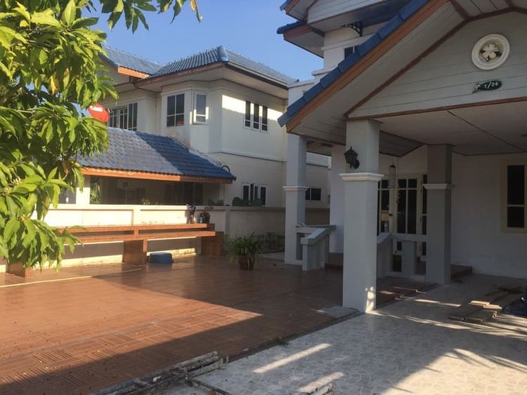 Sakun Thong Village main view