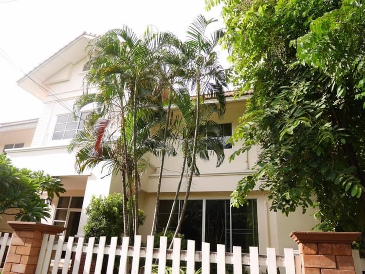 Lanna Thara Village main view