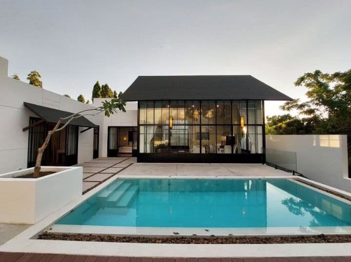 Hill Gemini Phuket main view