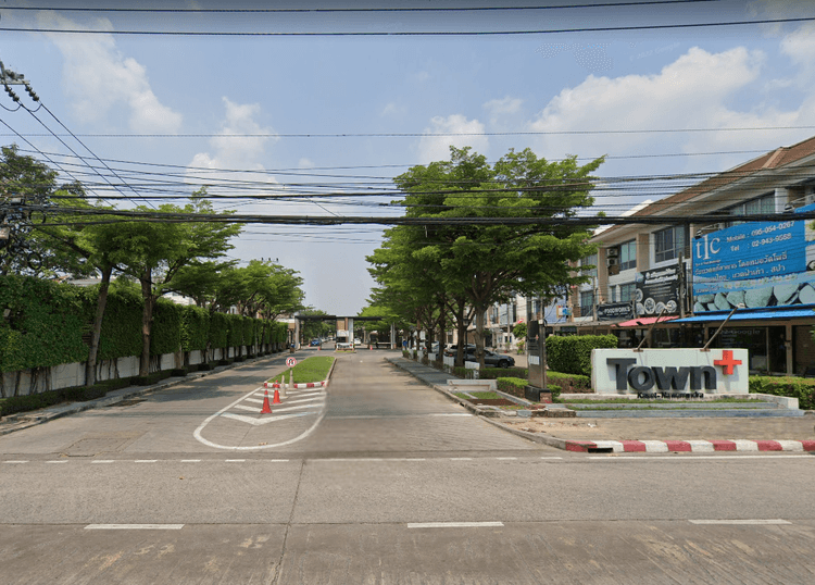 Town Plus Kaset-Navamin main view