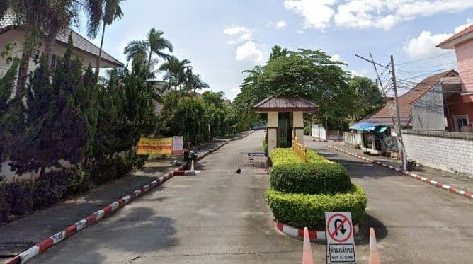 Saengpetch Village main view