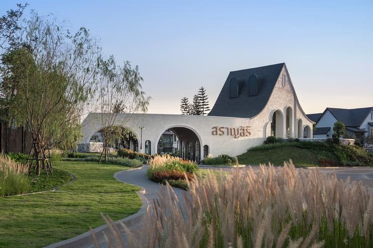 Saransiri Prachauthit 90 main view