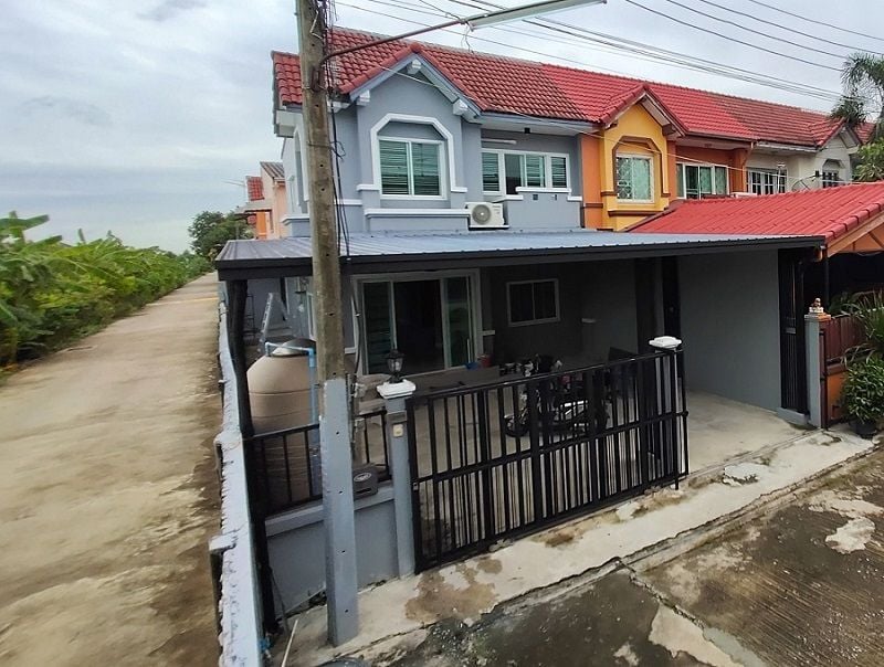 Project Name Phraemaphon Place