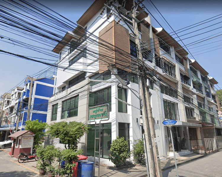 Benjathanee main view