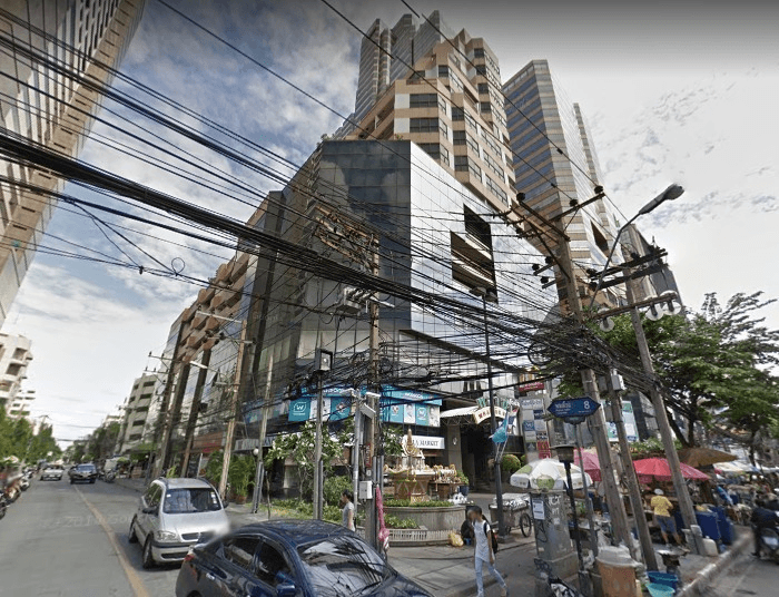 Phaholyothin Place main view