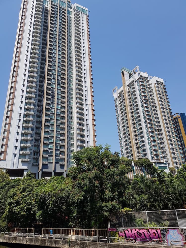 Circle Condominium main view