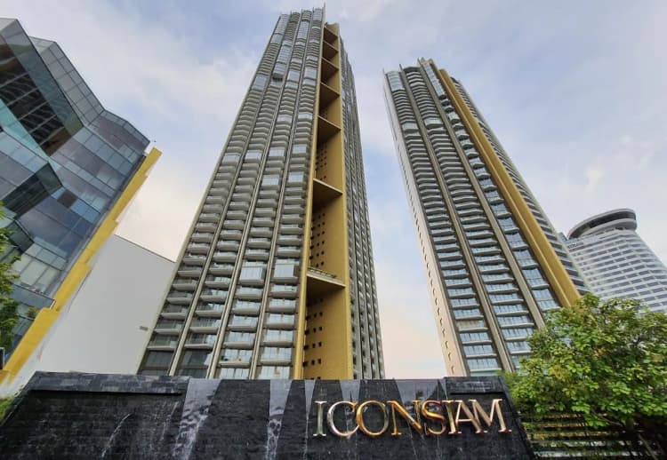 Magnolias Waterfront Residences main view