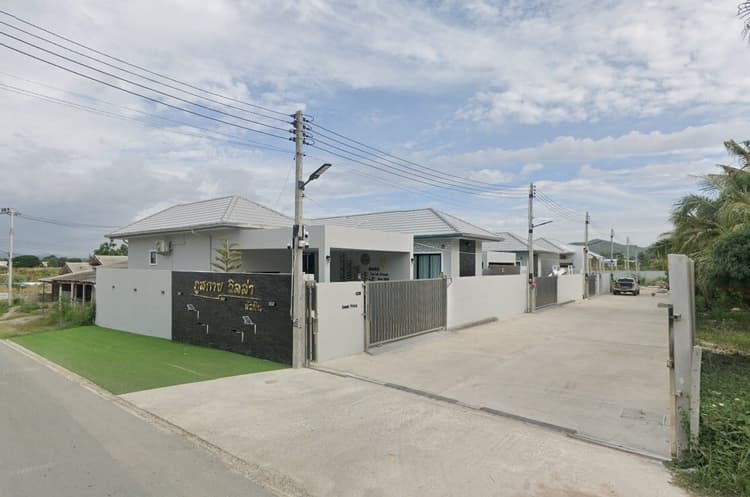 Pool Sky Villa main view