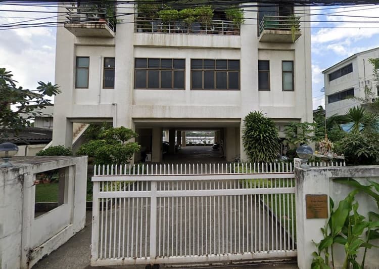 Lotus House main view