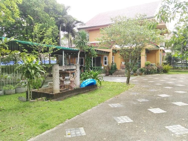 Saint Andrews Golf Course - The Village main view