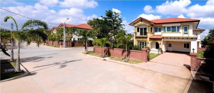 Laddarom Watcharapol Rattanakosin main view