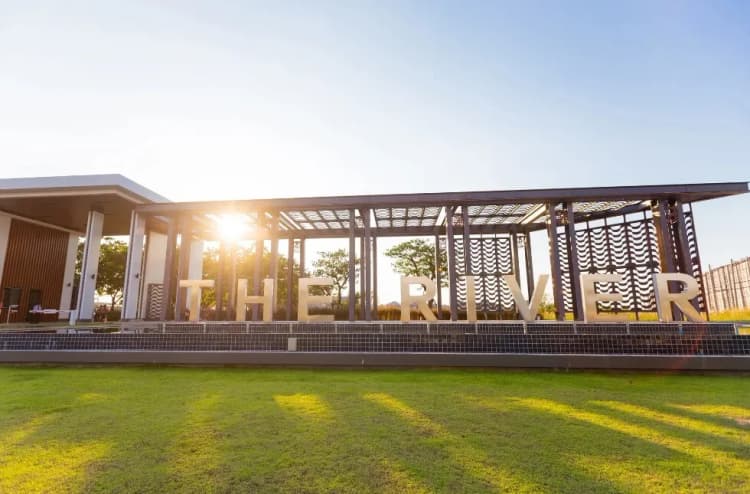 The River Ubon main view