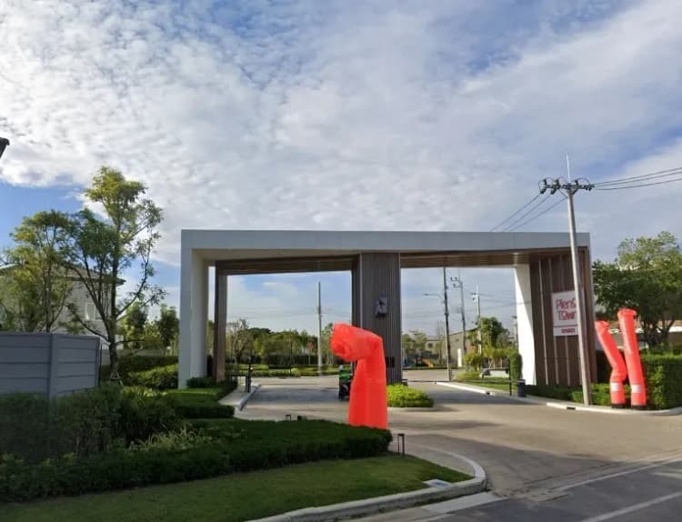 Pleno Town Bangna main view