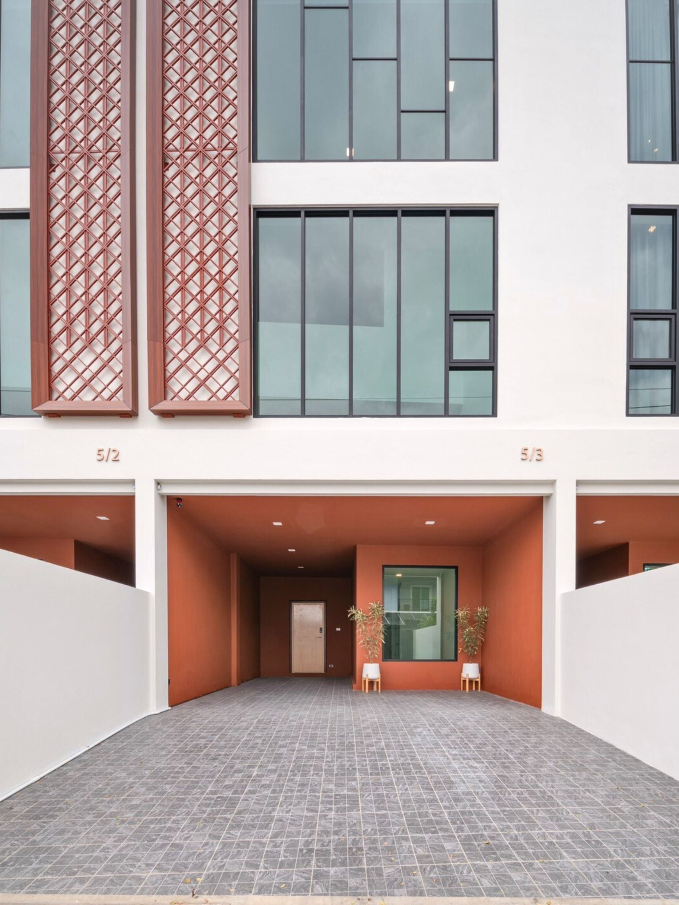 Project Name The Flourish Ekkamai-Ramintra