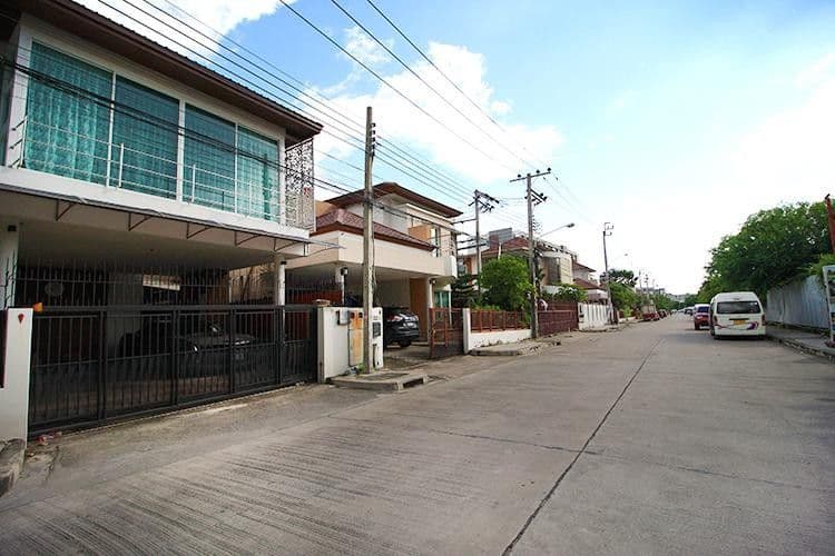 THE GREEN PARK SRINAKARIN main view