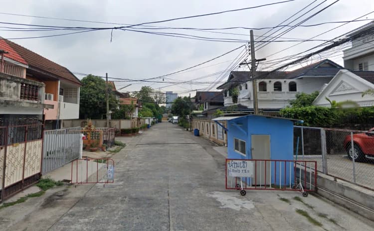 Sri Wattana main view