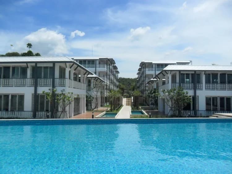 Baan Plai Haad Kao main view