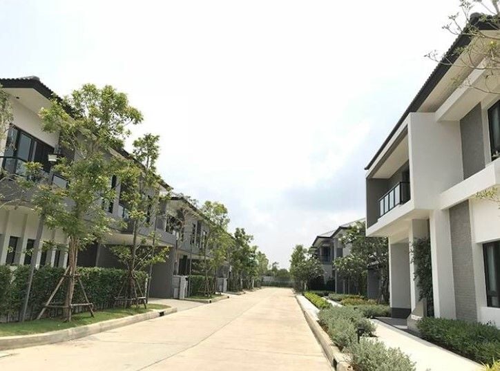 Project Name Centro Ramindra-Chatuchot