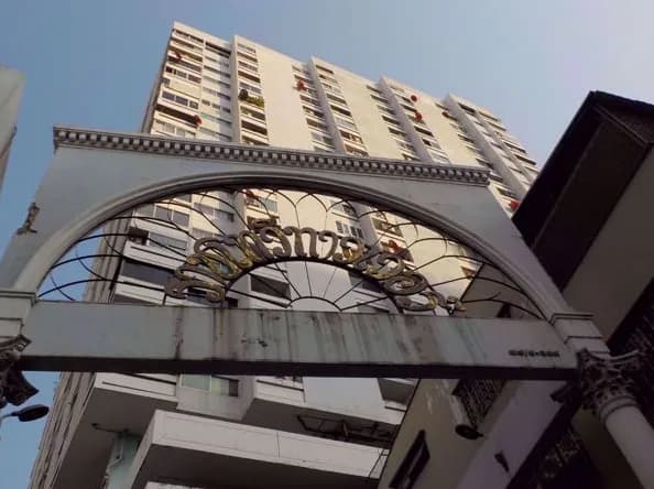 Ratchathewi Tower main view