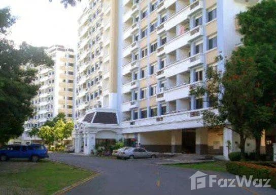 เดอะ วิลเลจ คอนโดมิเนียม